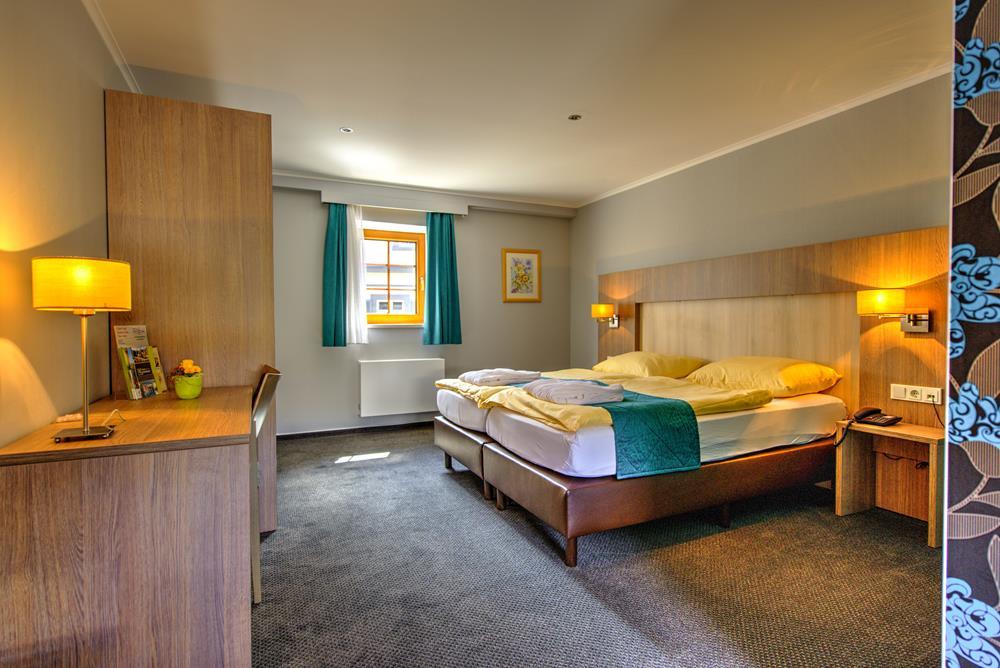 Junior Suite with Jacuzzi - Rooms